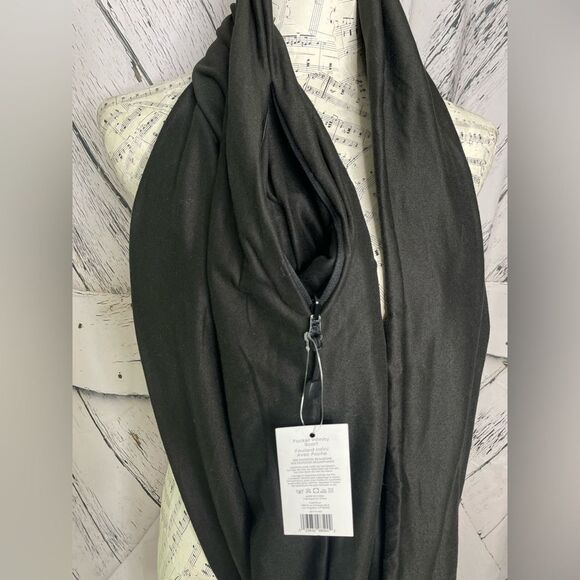 Beyond Yoga Black Hidden Pocket Infinity Scarf - Picture 3 of 5
